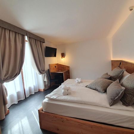 Hotel Pezzotti Pellizzano Luaran gambar