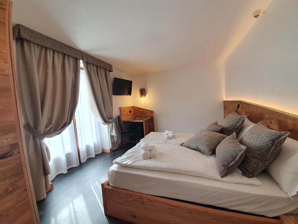 Hotel Pezzotti Pellizzano Luaran gambar