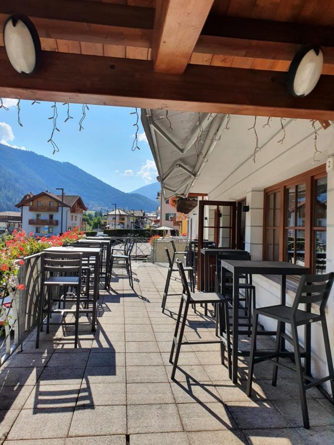 Hotel Pezzotti Pellizzano Luaran gambar