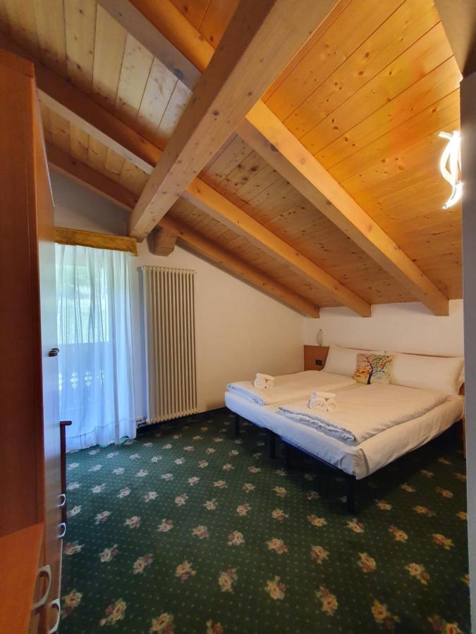 Hotel Pezzotti Pellizzano Luaran gambar