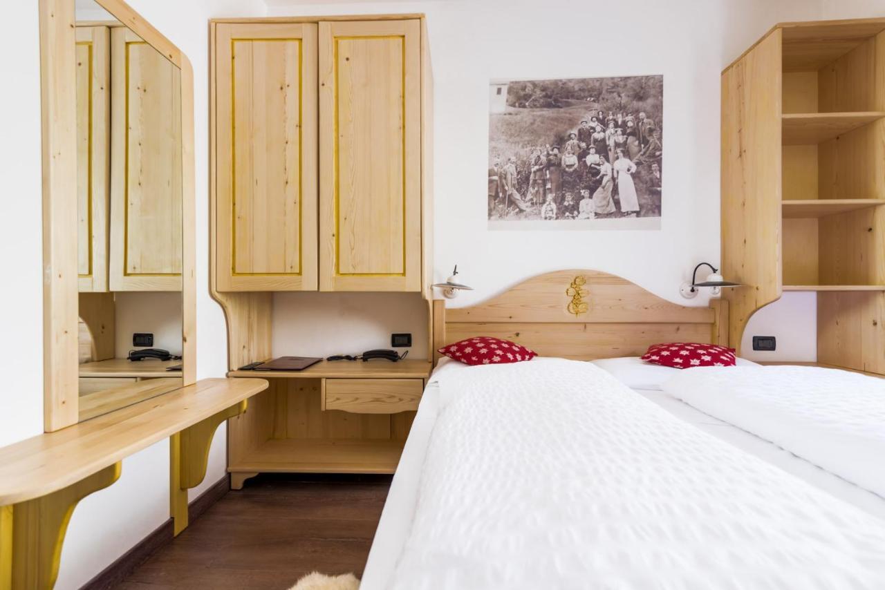 Hotel Pezzotti Pellizzano Luaran gambar