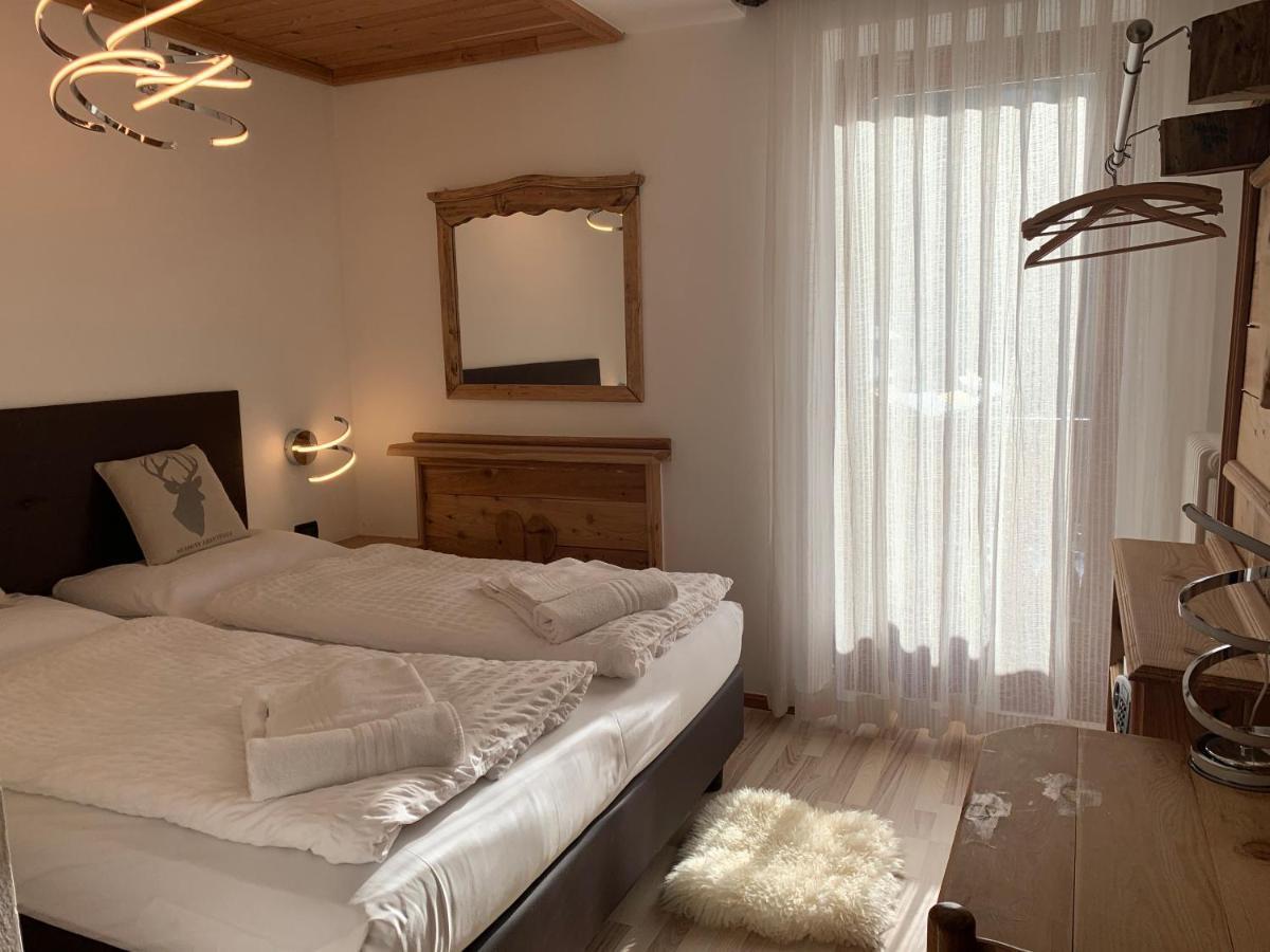 Hotel Pezzotti Pellizzano Luaran gambar
