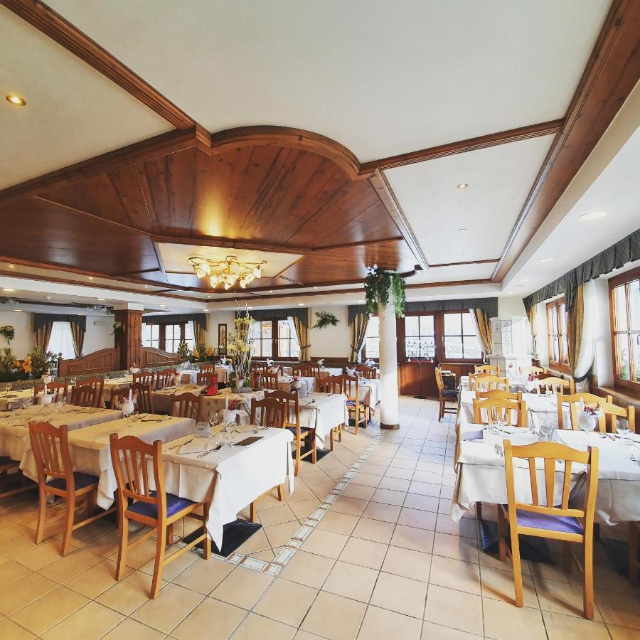 Hotel Pezzotti Pellizzano Luaran gambar